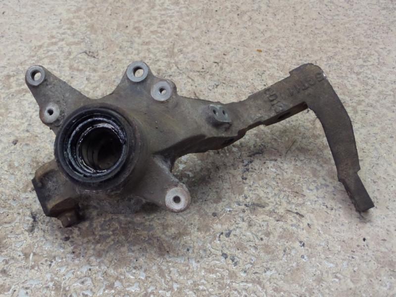 2002 yamaha grizzly 600 4x4 front left knuckle/ spindle