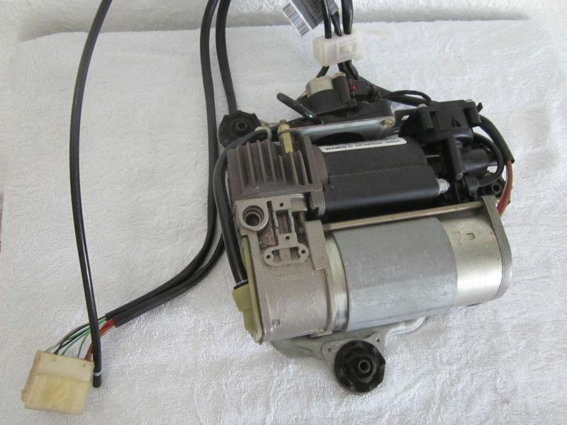 Range rover (used)  electronic air suspension compressor with valves & connector