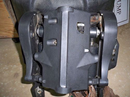 Mercury force 90 hp o/b- trim &amp; tilt cylinders + motor bracket