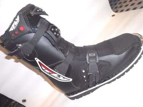 Fly racing maverik shorty boots  363-666.. black  size -11usa