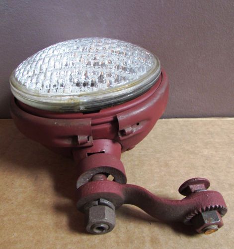 Vintage 1930&#039;s dietz 510 new york fog lamp &amp; mount - red undercoating 6&#034; wide