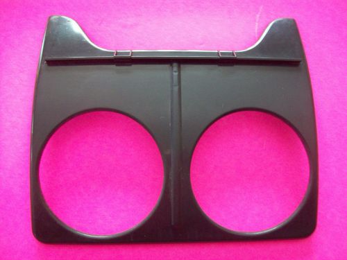 1990-91 geo metro convertible-center concole cup holder:
