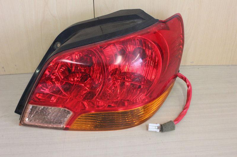 03 04 mitsubishi outlander taillight tail light assembly genuine nice oem r