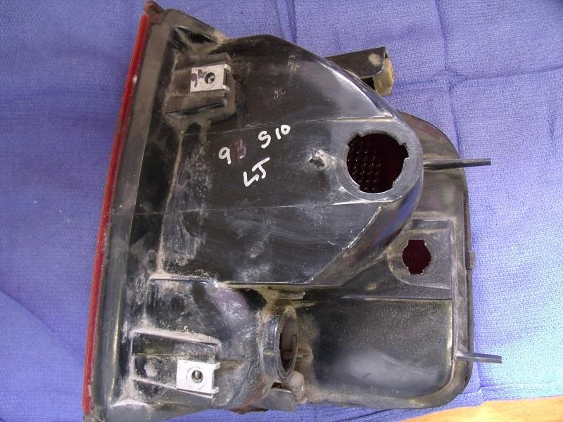 1994-2004 chevy s10 left tail light