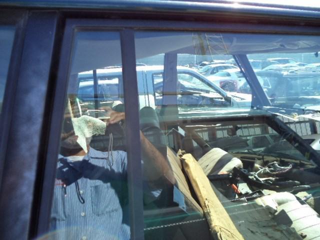 94 95 96 97 land rover discovery r. rear door vent glass discovery 79693