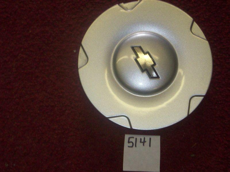 16" 2002- 03 chevrolet trailblazer oem center cap hubcap(5141)