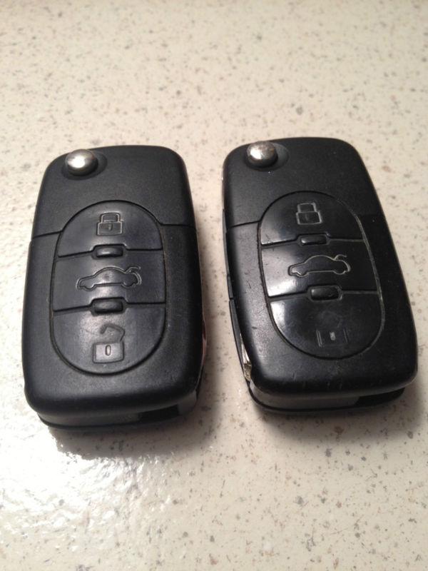  lot of two audi keyless remote   4d0 837 231e