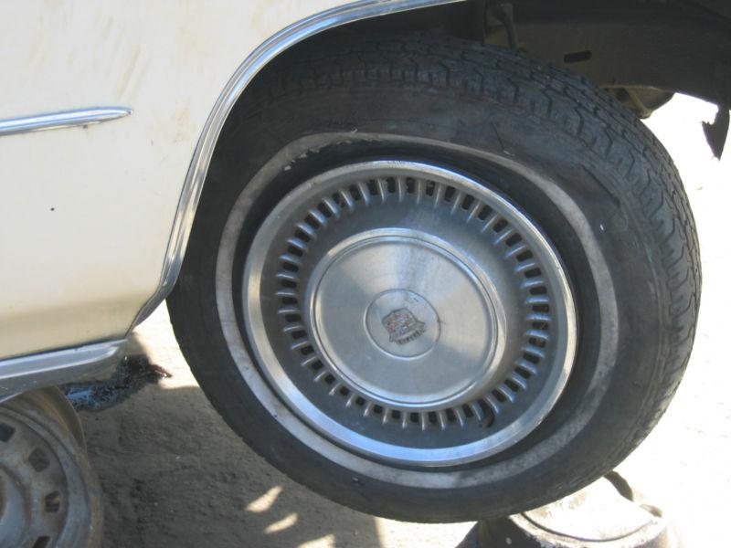 1971-1972 cadillac hubcap,deville,fleetwood,15 inch, cad 2007, 