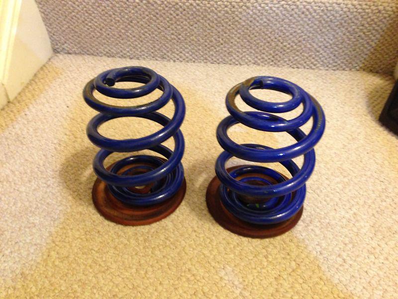 Vw oem rear r32 (mk4 / mk-iv) blue springs with foam pads