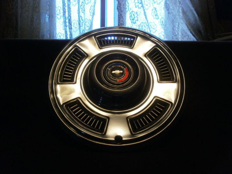 Mid 60's chevy chevelle malibu wheel cover