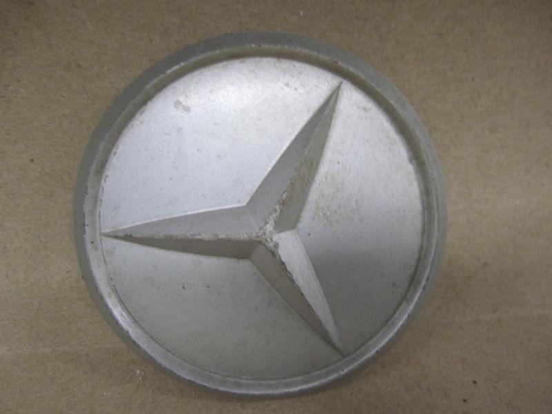Mercedes benz original equipment wheel center cap oe# 107 400 00 25