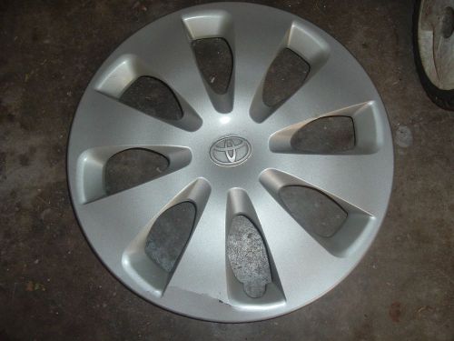 2000? toyota camry hubcap/wheel cover 15 oem used fair condition free shipping