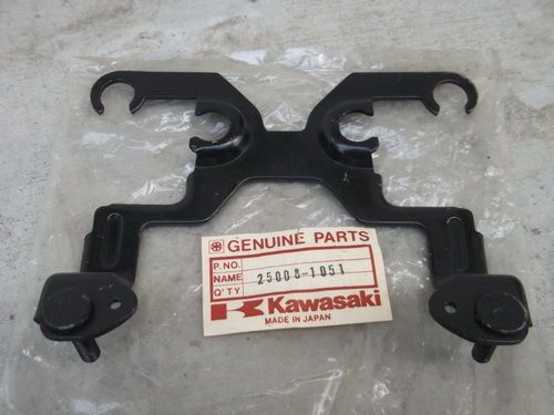 Kawasaki gt0 kh110-h1 speedometer bracket new. 25008-1051