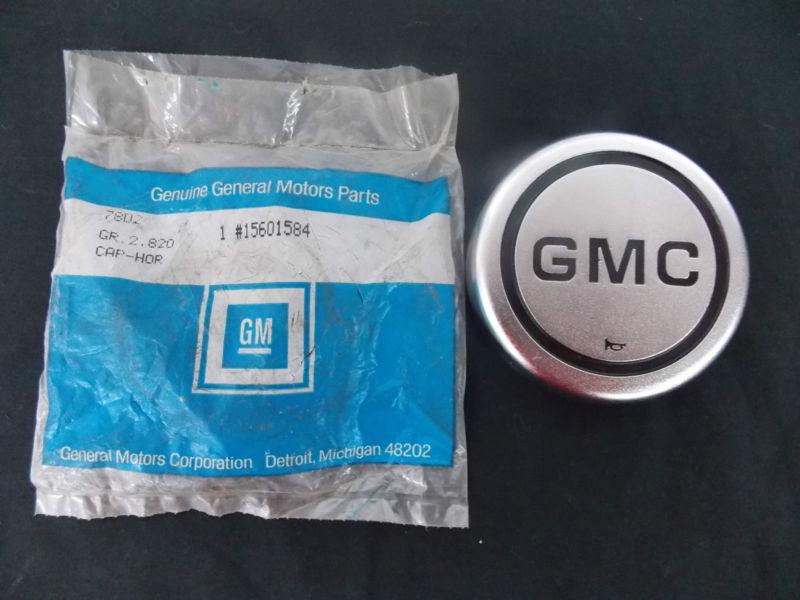 Nos 1983 -1990 gmc medium duty truck horn button original gm part 15601584