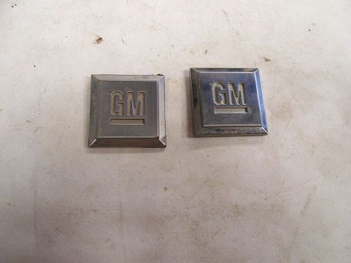 Gm square fender door ornament emblem