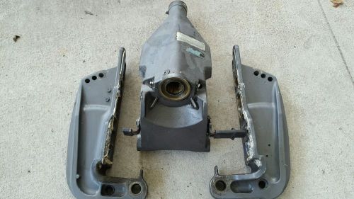 Swivel bracket with hangers 1999 50 hp johnson evinrude outboard