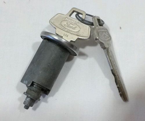 1965-1966 ford galaxie vintage keys ( 2 ), with one lock cylinde. original usa.