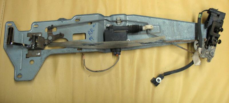 1993-1996 cadillac fleetwood rwd right rear door lock actuator/handle assembly