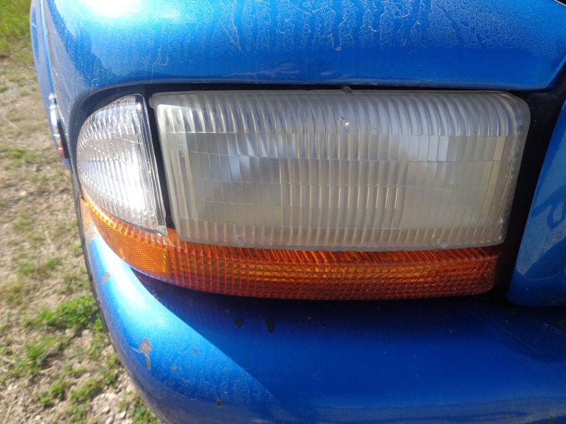 Right headlamp assembly includes all lamps dodge durango 1998