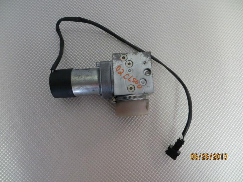 02 mercedes cl500 remote trunk vacuum locking supply pump oem  2158000148