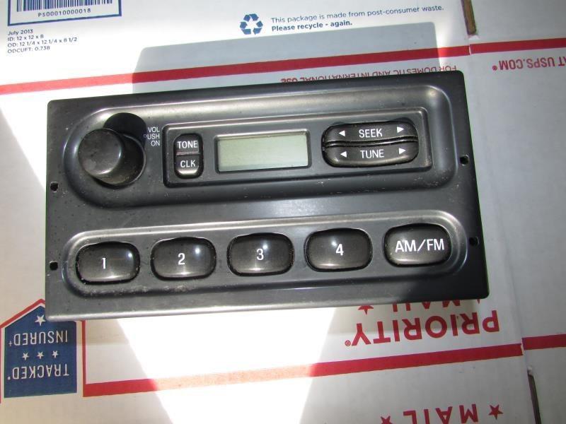 98 99 00 01 02 ford ranger audio equipment am-fm radio stero f8rp-18k180-ba