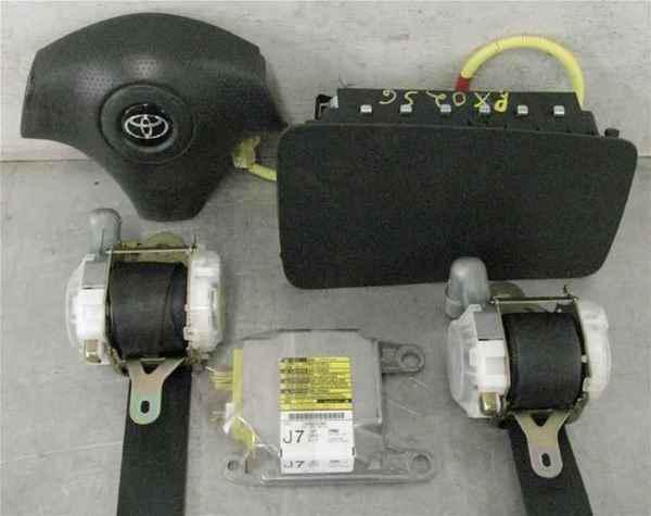 04 - 08 toyota matrix air bag pair w/ module & belt oem