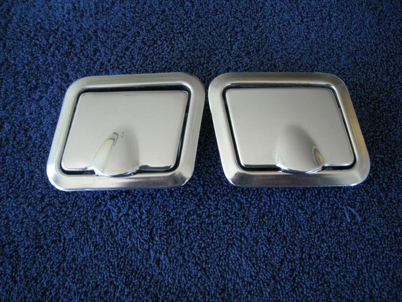 Nova original r&l rear ash trays,62-67 4 door,62-64 2 door,no corrosion,nm car 