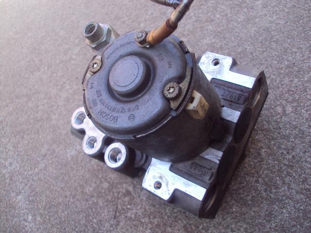 Bmw e38 e34 e31 z3 e39 abs-t dsc bosch anti-lock brake pump controller