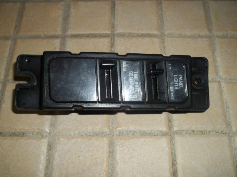 1991-1996 buick park avenue panel light switch assembly p/n #25534588