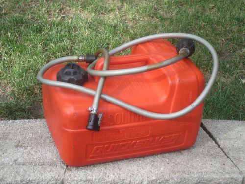 Quicksilver poly 3 gallon marine gas tank outboard motor, w/ johnson primer hose