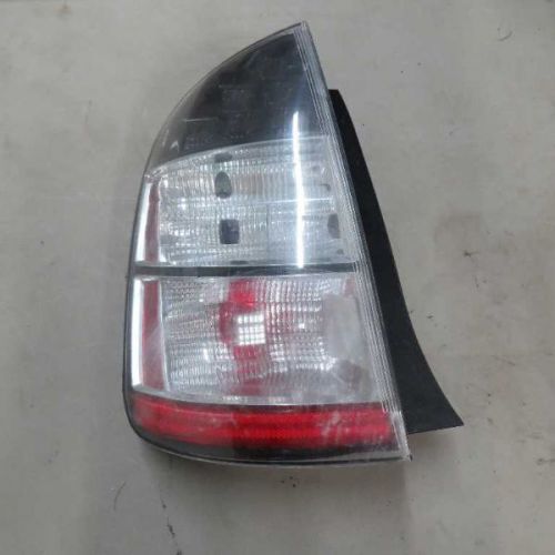 Driver left tail light fits 04-05 prius 17347