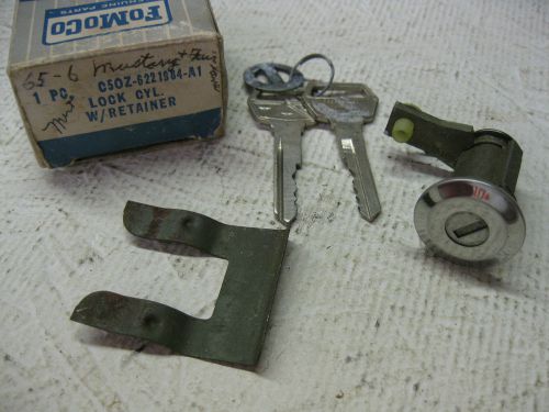 1965-66 mustang  nos door lock w/ retainer and keys
