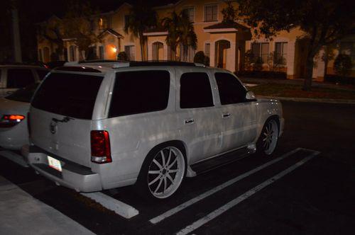 2005 cadillac escalade on 26's 3 piece vellano rims