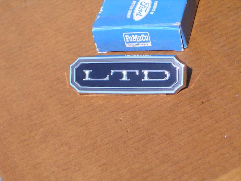 1969-70 nos ford luggage compartment door "ltd" ornament  nib c9az