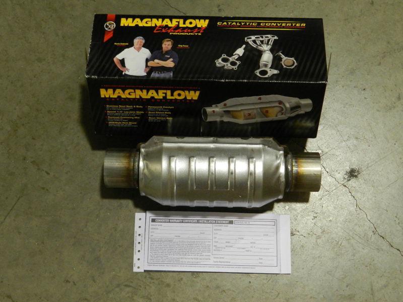 New magnaflow 2.25" inlet/outlet universal catalytic converter 99205hm cat