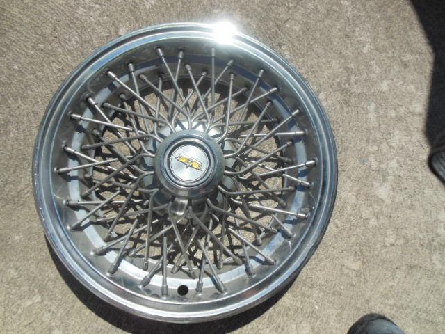 Chevy caprice spoke wire hubcap wheel cover hub cap 1981 to 1996