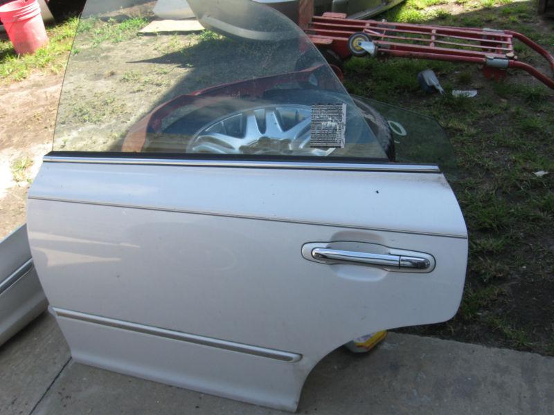 2002 hyundai xg350 left rear door/driver side with mirror