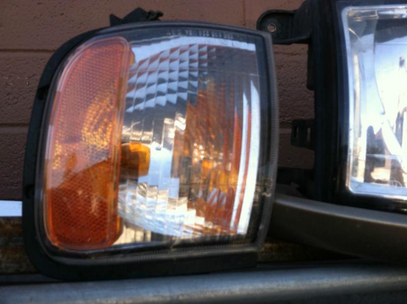 2000,2001,2002,2003 isuzu rodeo passengers marker ( parking lamp ) turn signal
