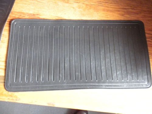 Mg rubber - heel mat -- 17 1/2&#034; x 9 1/4&#034;
