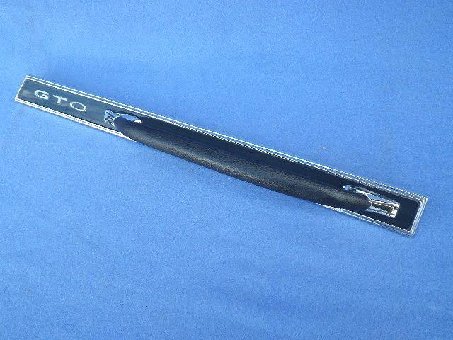 1966 pontiac gto dash bar/grab handle - restored original