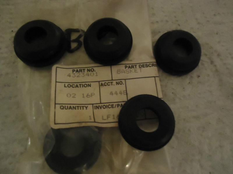 Fiat 600 124 spider coupe x/19 rubber body  grommets nos  x5 4324301 