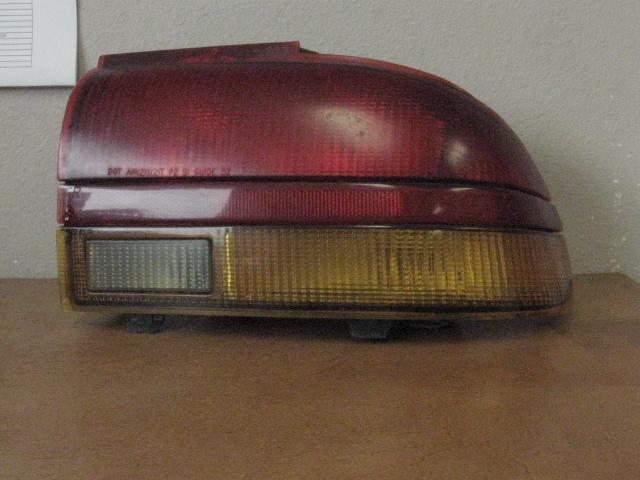 1994-1995 saturn sedan right tail light assembly