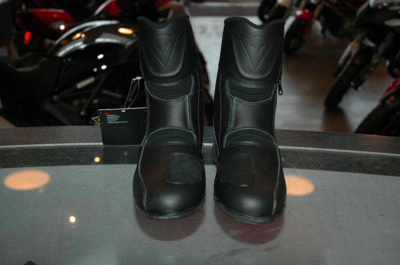 Dainese night hawk boots gore tex waterproof size 39 eu