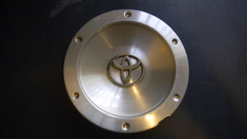 1997-2000 toyota solara center cap 42603-aa080 