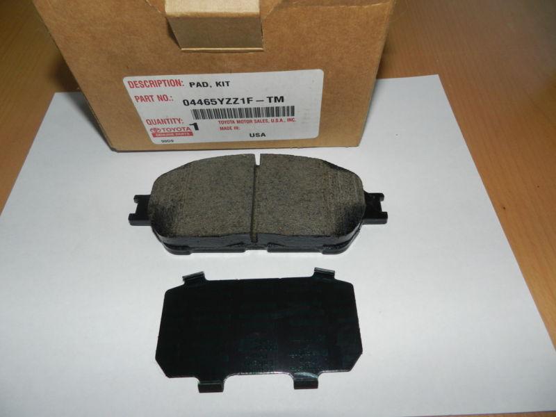 Toyota genuine parts 04465-yzz1f-tm camry front brake disc pad set w/shim