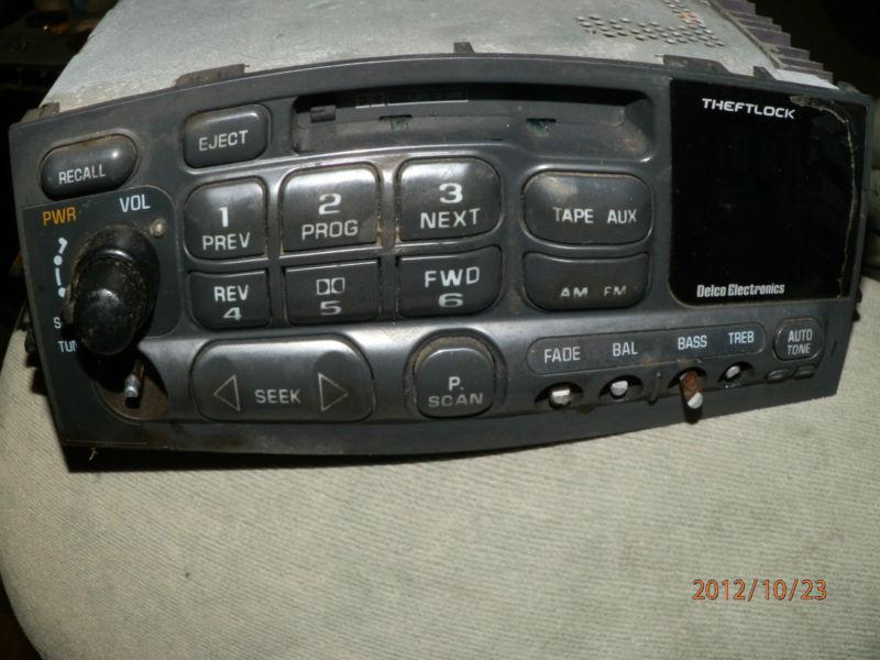 1995-2002 chevrolet tahoe silverado sierra yukon safari radio cassette 09354155 