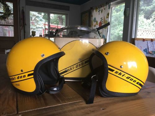 2 vintage 1972 ski-doo snowmobile helmet yellow 40011 1 visor medium large