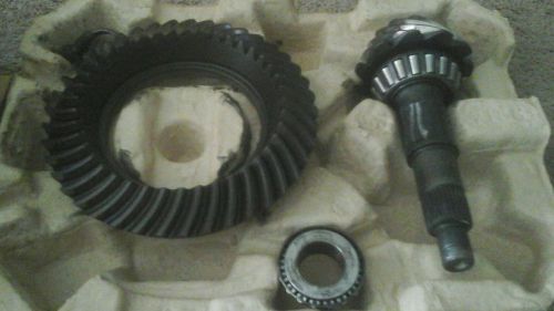 12479316 or 19180885 - gm oem ring and pinion gear set