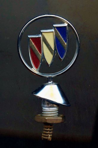 1988-90 buick skylark hood emblem