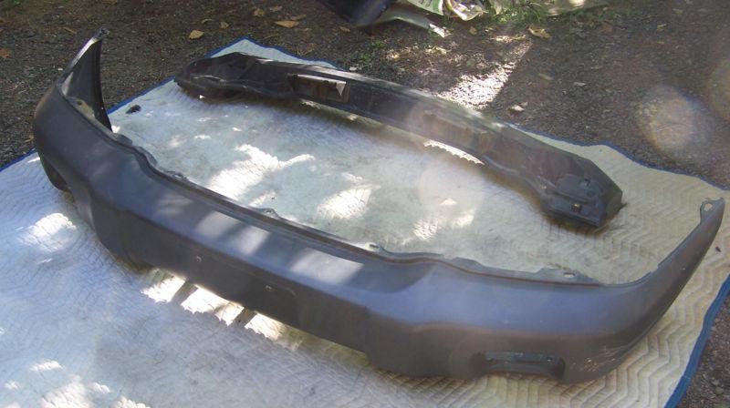 Subaru forester 01-02 front bumper assembly oem - cover and impact absorber